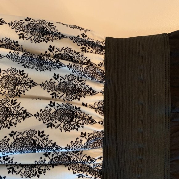 Empire Waist Black & White Dress. Mini length. - Picture 7 of 10